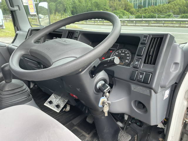 いすゞエルフ冷凍車（冷蔵車）小型（2t・3t）[写真34]