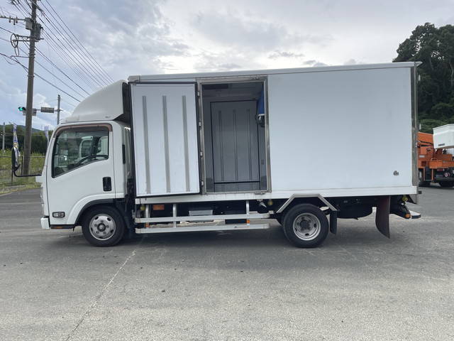 いすゞエルフ冷凍車（冷蔵車）小型（2t・3t）[写真06]
