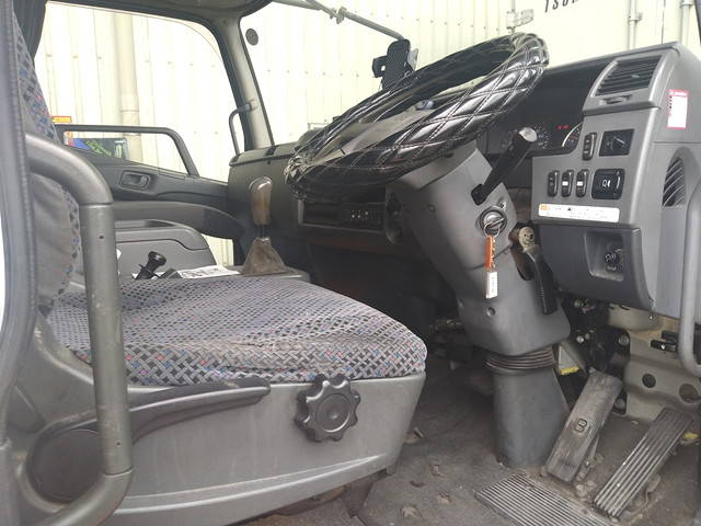 三菱ふそうファイターアルミウイング増トン（6t・8t）[写真07]