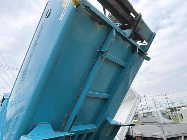 日野デュトロパッカー車（塵芥車）小型（2t・3t）[写真17]