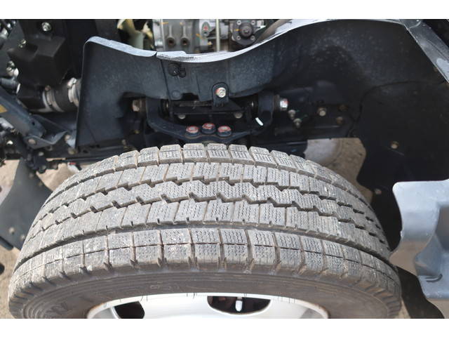 三菱ふそうキャンター平ボディ小型（2t・3t）[写真18]