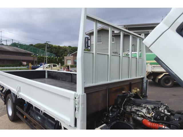 三菱ふそうキャンター平ボディ小型（2t・3t）[写真21]