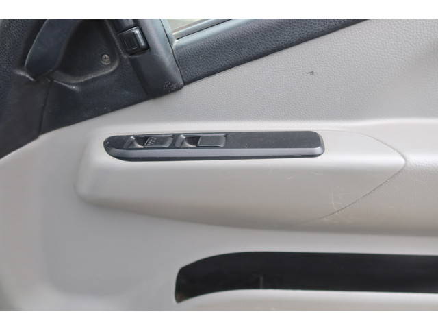 三菱ふそうキャンター平ボディ小型（2t・3t）[写真25]