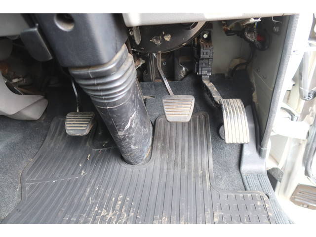 三菱ふそうキャンター平ボディ小型（2t・3t）[写真26]