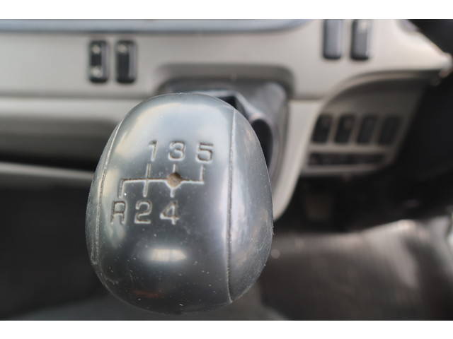 三菱ふそうキャンター平ボディ小型（2t・3t）[写真34]