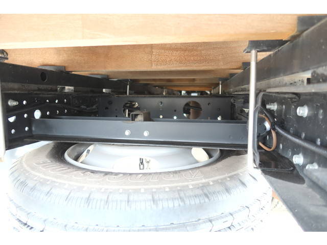 三菱ふそうキャンター平ボディ小型（2t・3t）[写真09]