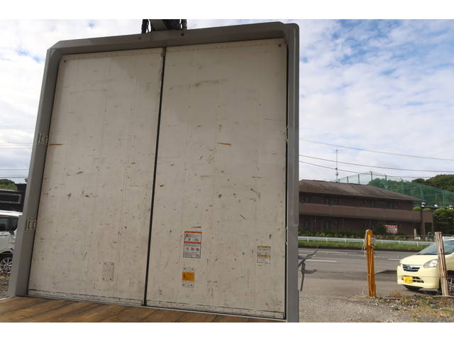 いすゞフォワードアルミウイング中型（4t）[写真11]