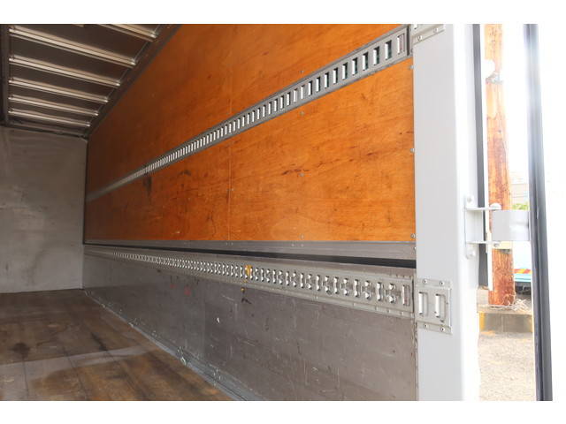 いすゞフォワードアルミウイング中型（4t）[写真13]