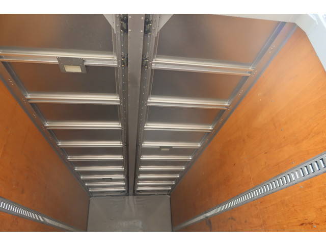 いすゞフォワードアルミウイング中型（4t）[写真15]