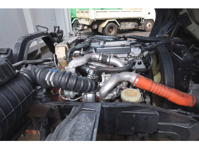 いすゞフォワードアルミウイング中型（4t）[写真26]