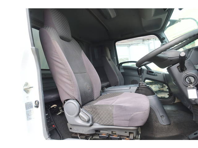 いすゞフォワードアルミウイング中型（4t）[写真30]