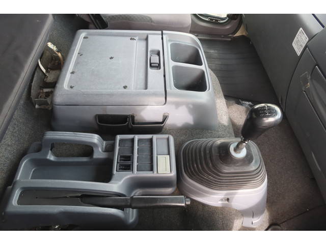 いすゞフォワードアルミウイング中型（4t）[写真36]