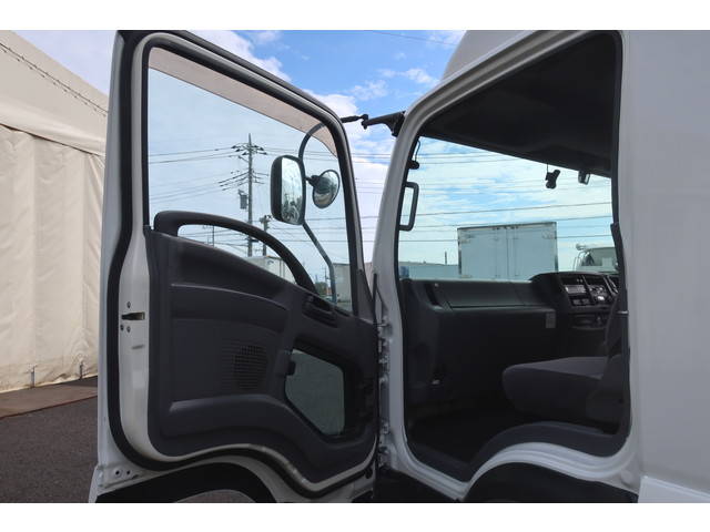 いすゞフォワードアルミウイング中型（4t）[写真37]