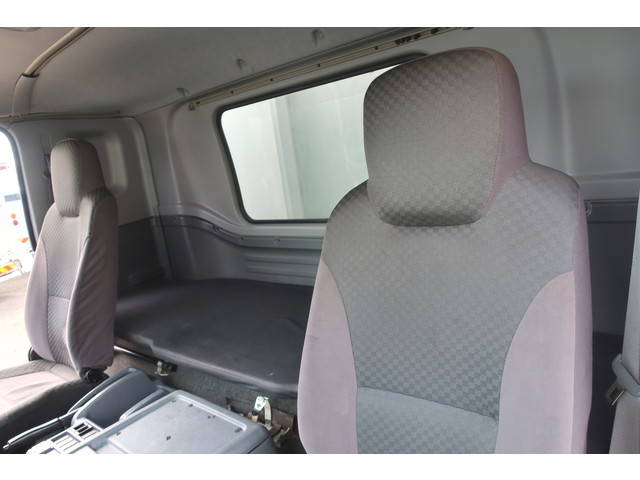 いすゞフォワードアルミウイング中型（4t）[写真39]