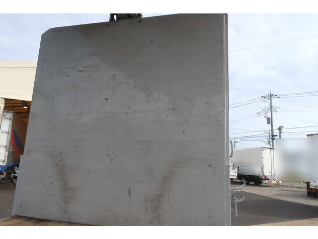 いすゞフォワードアルミウイング中型（4t）[写真09]