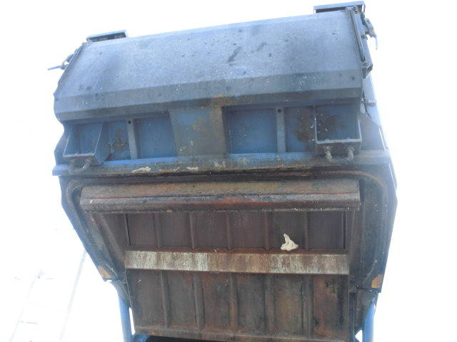 日野デュトロパッカー車（塵芥車）小型（2t・3t）[写真11]