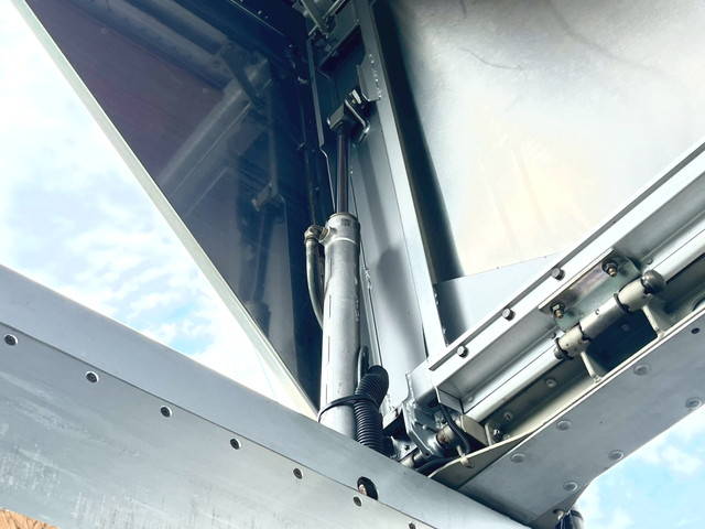 三菱ふそうファイターアルミウイング中型（4t）[写真26]