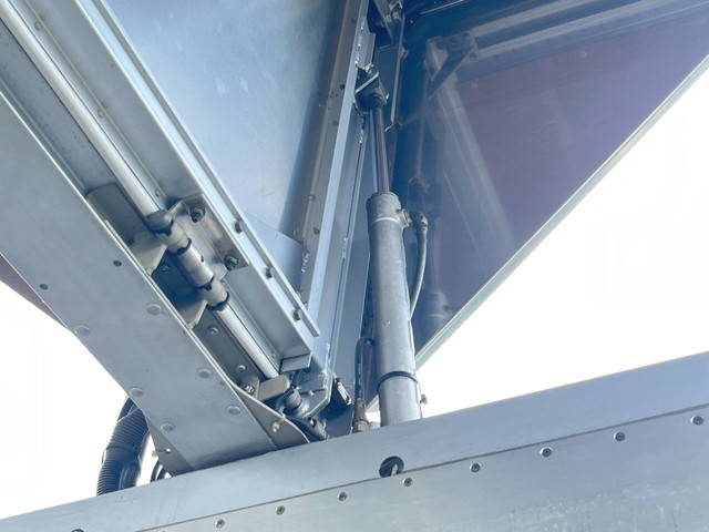 三菱ふそうファイターアルミウイング中型（4t）[写真27]