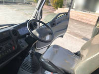 トヨタトヨエース平ボディ小型（2t・3t）[写真07]