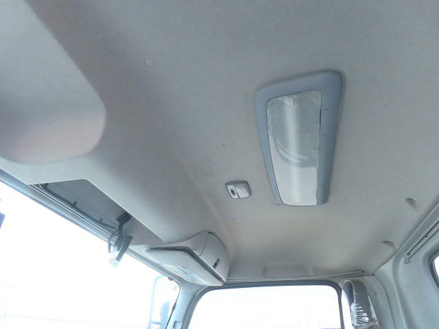 いすゞフォワード冷凍車（冷蔵車）中型（4t）[写真21]