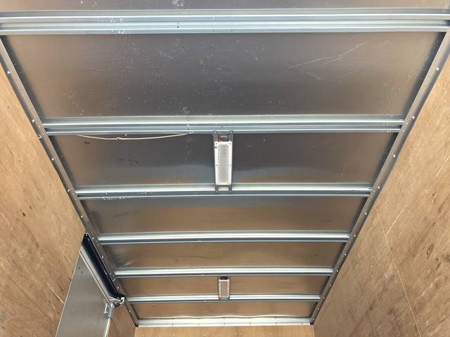 三菱ふそうキャンターアルミバン小型（2t・3t）[写真13]