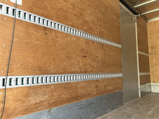 三菱ふそうキャンターアルミバン小型（2t・3t）[写真14]