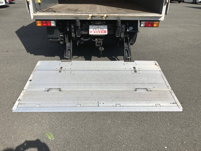 三菱ふそうキャンターアルミバン小型（2t・3t）[写真18]