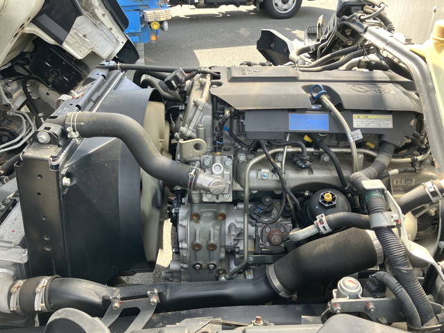 三菱ふそうキャンターアルミバン小型（2t・3t）[写真27]