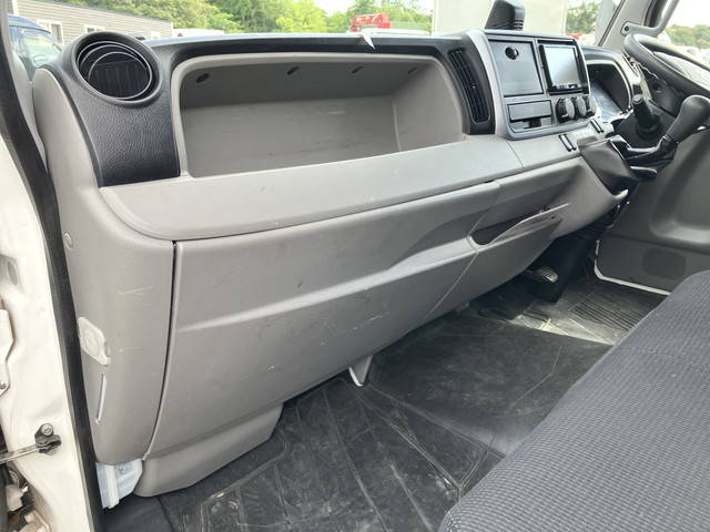 三菱ふそうキャンターアルミバン小型（2t・3t）[写真31]