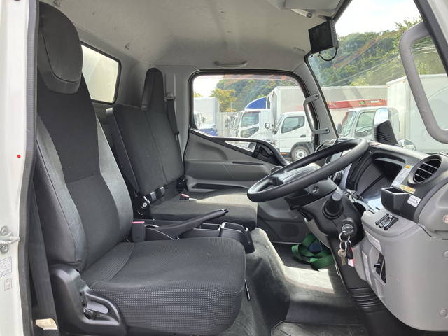 三菱ふそうキャンターアルミバン小型（2t・3t）[写真34]
