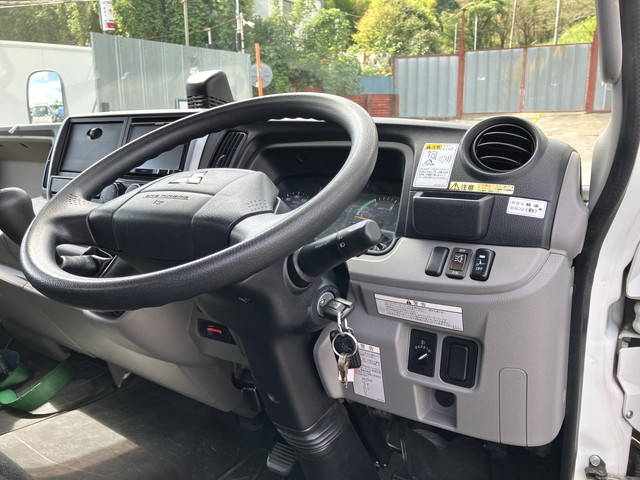 三菱ふそうキャンターアルミバン小型（2t・3t）[写真35]