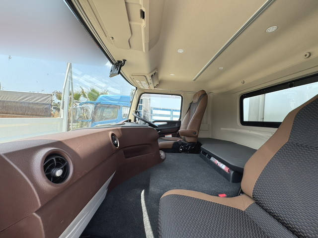 日野プロフィア冷凍車（冷蔵車）大型（10t）[写真13]