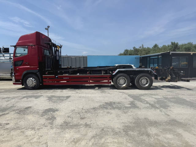 日野プロフィアコンテナ専用車大型（10t）[写真09]