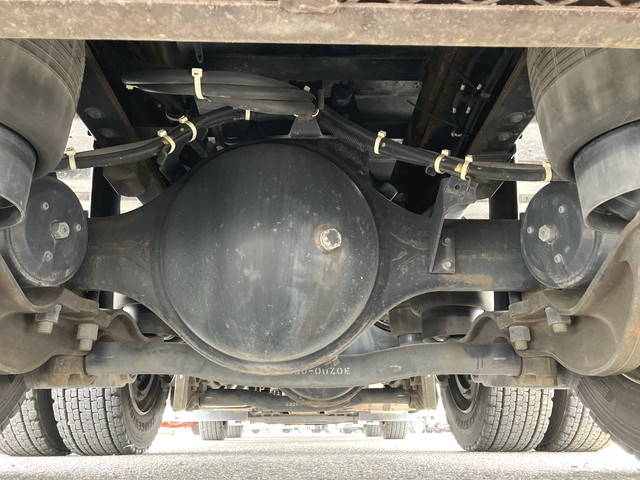 UDトラックスクオンアルミブロック大型（10t）[写真23]