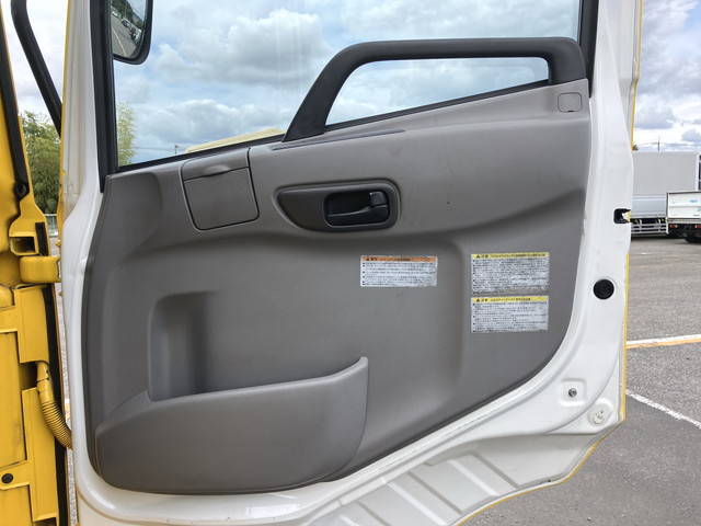 UDトラックスクオンアルミブロック大型（10t）[写真28]