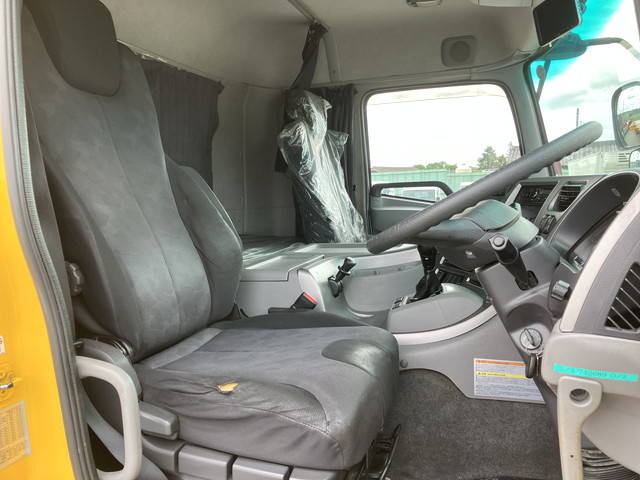 UDトラックスクオンアルミブロック大型（10t）[写真31]