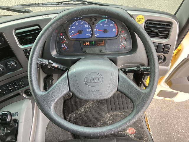 UDトラックスクオンアルミブロック大型（10t）[写真35]