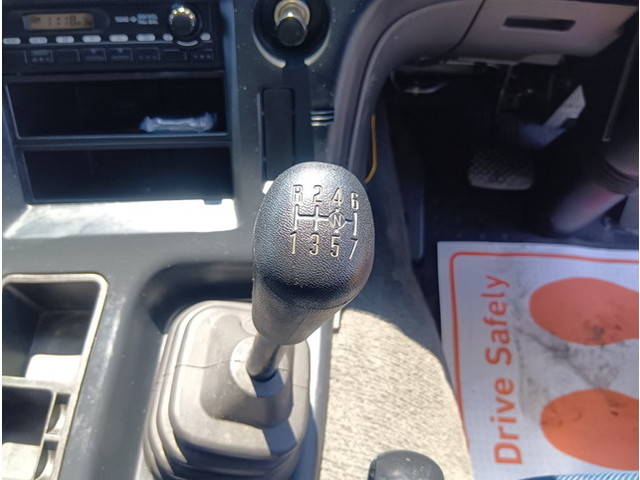 いすゞギガ深ダンプ（土砂禁ダンプ）大型（10t）[写真26]