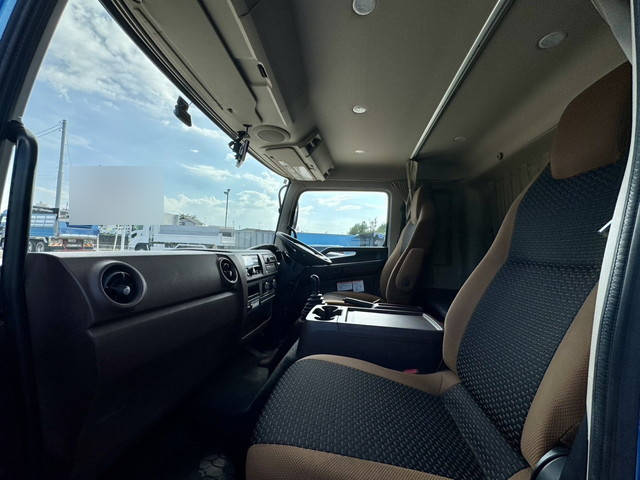 日野レンジャー冷蔵冷凍ウイング中型（4t）[写真11]