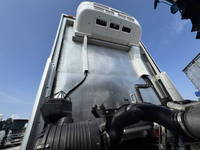 日野レンジャー冷蔵冷凍ウイング中型（4t）[写真17]