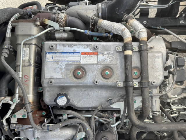 日野レンジャー冷蔵冷凍ウイング中型（4t）[写真17]