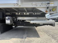 日野レンジャー冷蔵冷凍ウイング中型（4t）[写真23]