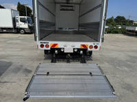 日野レンジャー冷蔵冷凍ウイング中型（4t）[写真24]