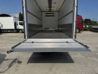 日野レンジャー冷蔵冷凍ウイング中型（4t）[写真25]