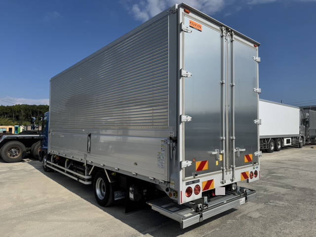 日野レンジャー冷蔵冷凍ウイング中型（4t）[写真04]