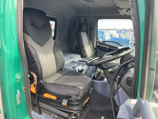 日野プロフィアコンテナ専用車大型（10t）[写真32]