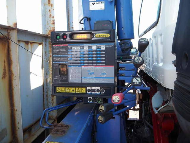 いすゞフォワードクレーン5段増トン（6t・8t）[写真08]