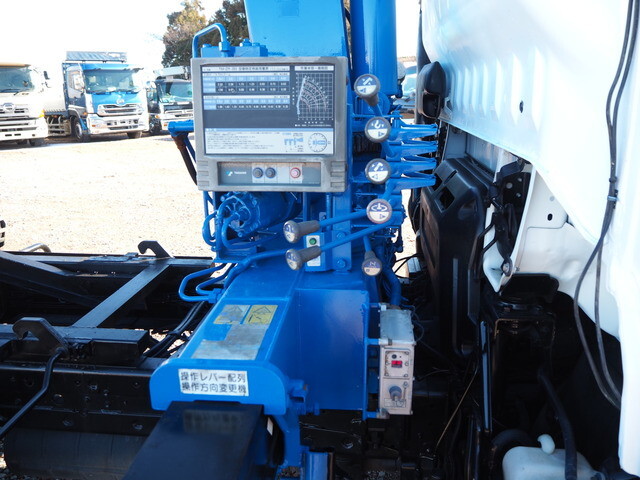 日野デュトロセーフティクレーン3段小型（2t・3t）[写真19]