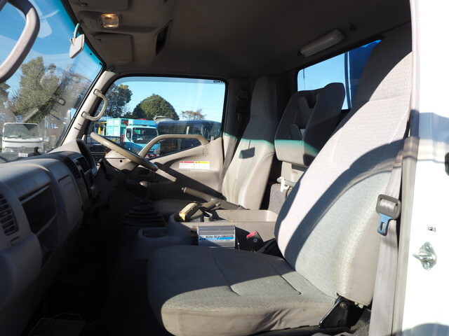 日野デュトロセーフティクレーン3段小型（2t・3t）[写真32]