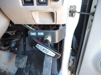 日野デュトロセーフティクレーン3段小型（2t・3t）[写真36]